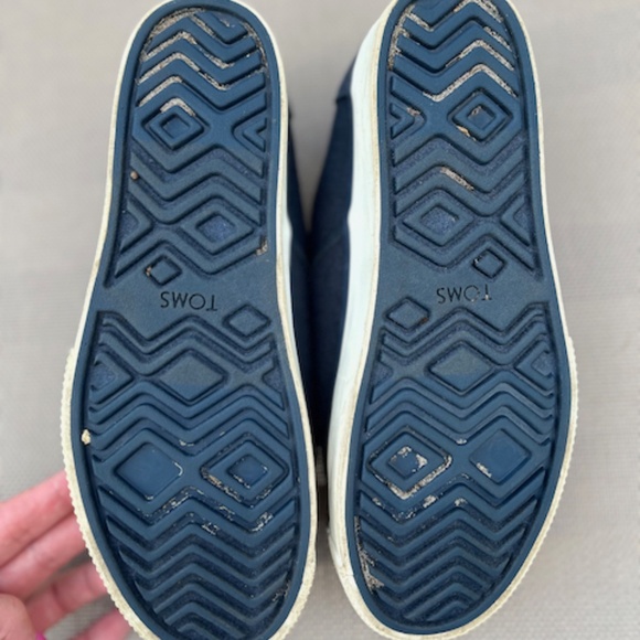 TOMS Navy Canvas Sneakers - Picture 6 of 9